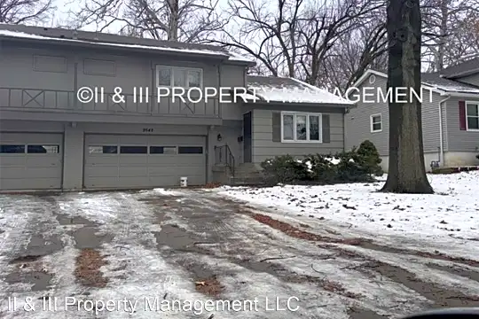 9548 Outlook Dr Photo 2