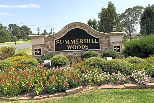 Summerhill Woods Apartments Photo 2