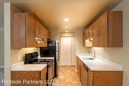 Parkridge Apartments Photo 2