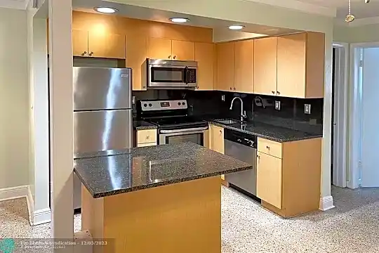 1818 E Oakland Park Blvd #84 Photo 1