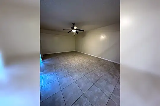 5802 58th Way Photo 2
