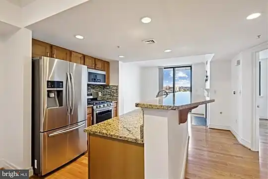 414 Water St #1808 Photo 1
