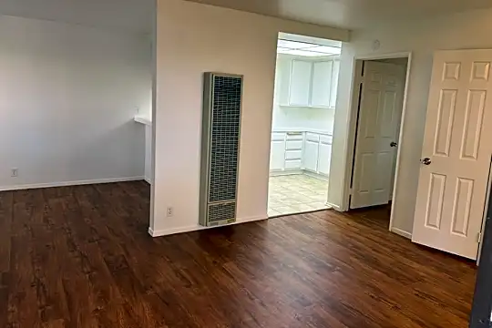 19092 Shoreline Ln Photo 2
