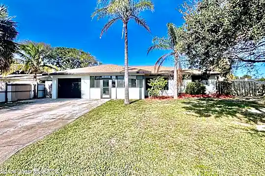 301 Polaris Dr Photo 1