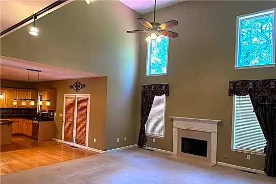 5015 Coventry Creek Dr Photo 2