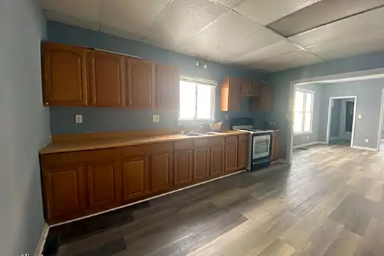 1670 West St Photo 2