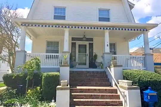 8 S Suffolk Ave Photo 1