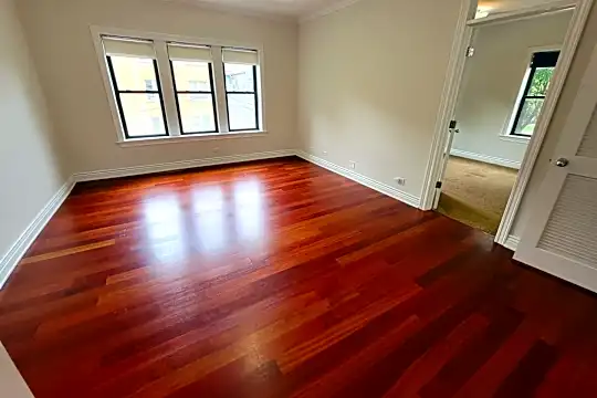 1610 W Byron St #2 Photo 2