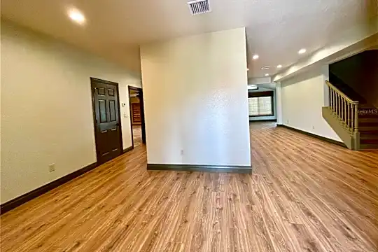 320 Palm Island SE Photo 2