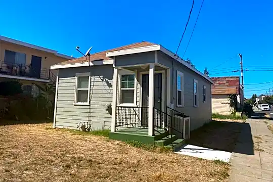 3915 Redding St Photo 1