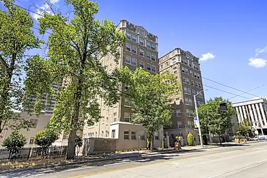 Malloy Apartments Photo 2