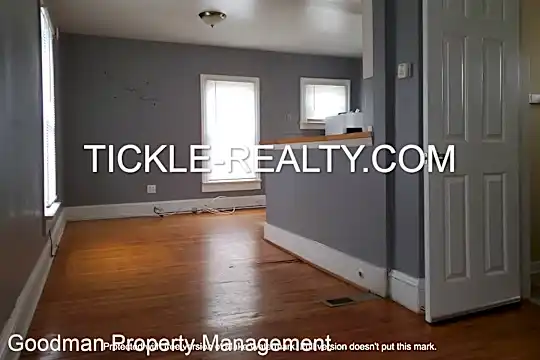 469 Meigs St Photo 2