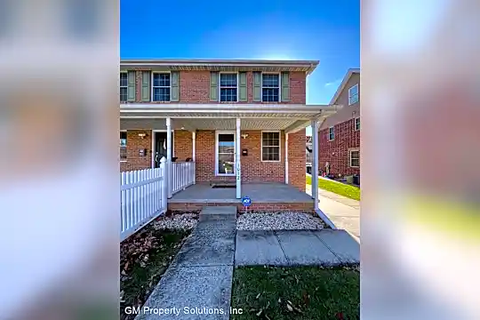 1012 Lehigh Ave Photo 2
