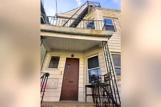 444 E 30th St Photo 1