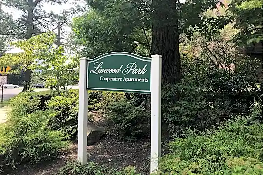 Linwood Park Photo 2