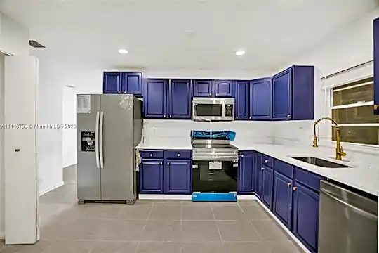 2231 NW 55th Ave #0 Photo 2