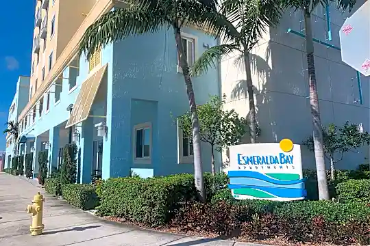 Esmeralda Bay Photo 2