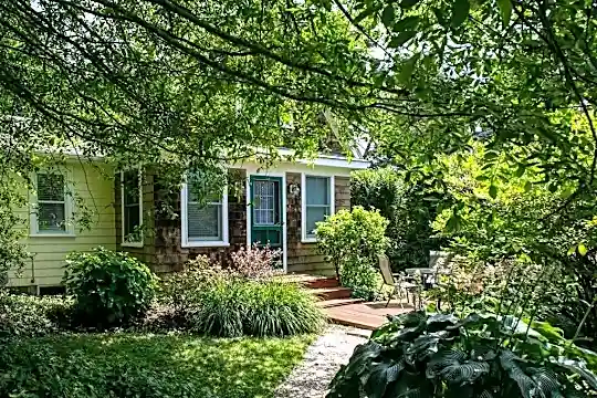 25 Warren Ave Photo 1