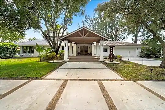 10188 El Caballo Ct #10188 Photo 2