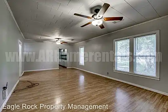 229 Oliver St Photo 1