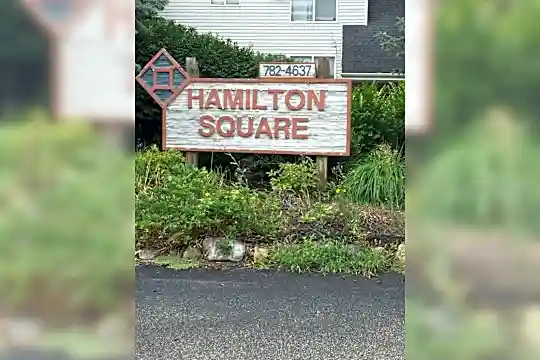 Hamilton Square Apartments Photo 2