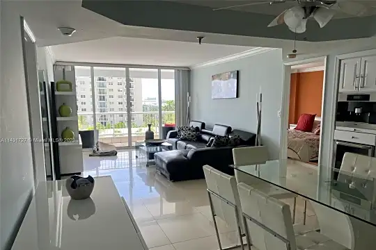 9341 Collins Ave #503 Photo 2