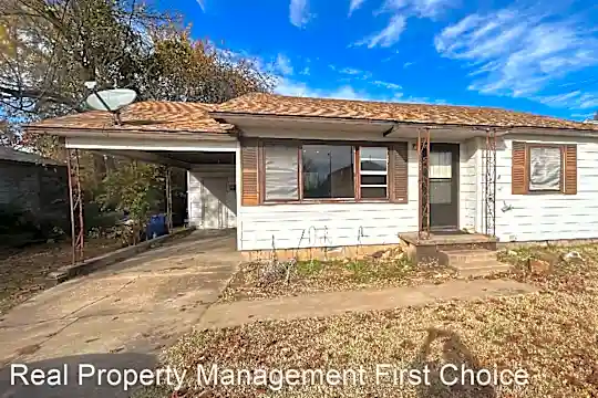 2705 Phoenix Ave Photo 1