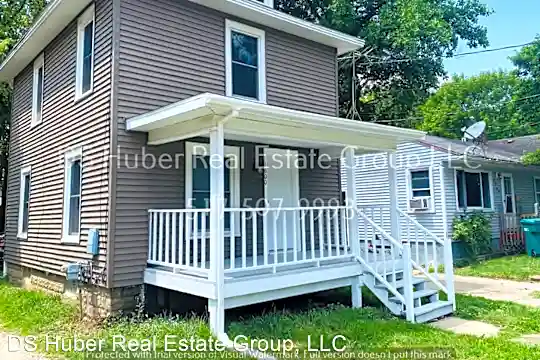 1600 Lyons Ave Photo 1