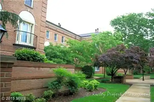 1113 N Pitt St Photo 1