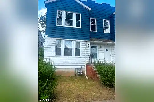 18 McKay Ave Photo 1