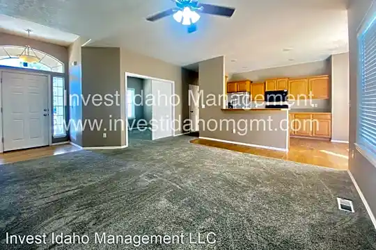 3005 Bianco St Photo 2