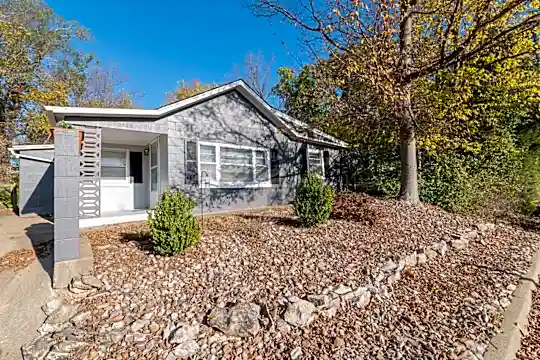 2826 S Ten Mile Dr Photo 1