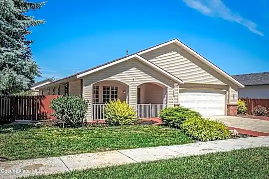 1089 Starling Ave Photo 1