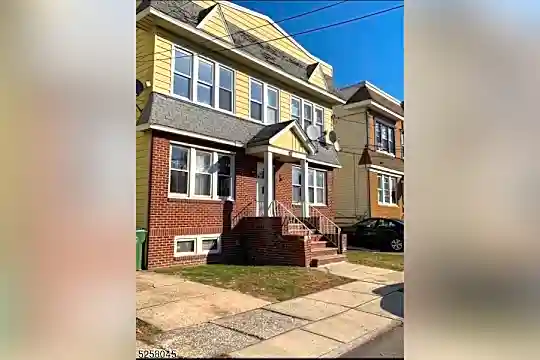 329 Ashton Ave #2R Photo 1