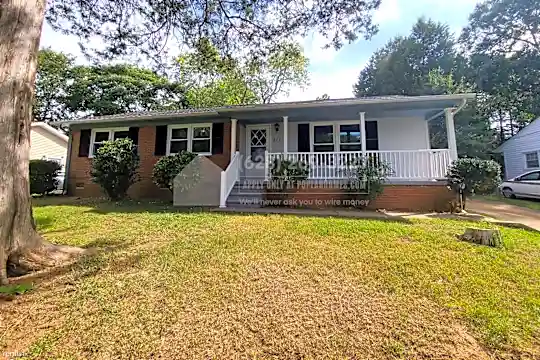 213 Foxcroft Dr Photo 1