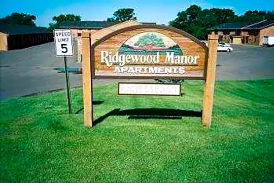 Ridgewood Manor Apartments Photo 1