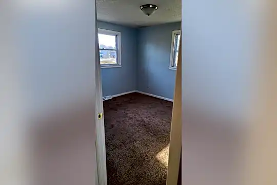 8313 Shore Dr Photo 2
