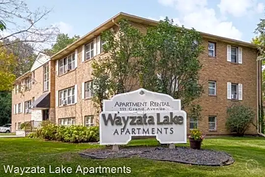 Wayzata Lake Apartments Photo 1