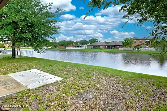 2773 Glenridge Cir Photo 2