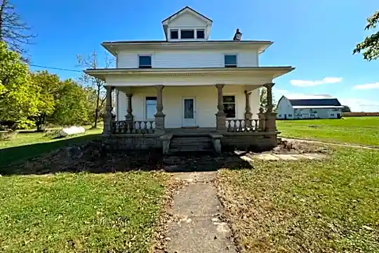 11373 OH-38 Photo 1