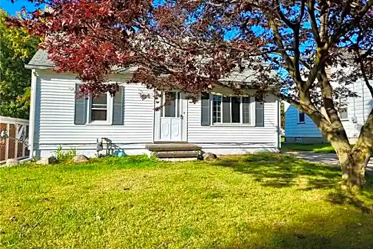 1319 Laurel Pl Photo 1