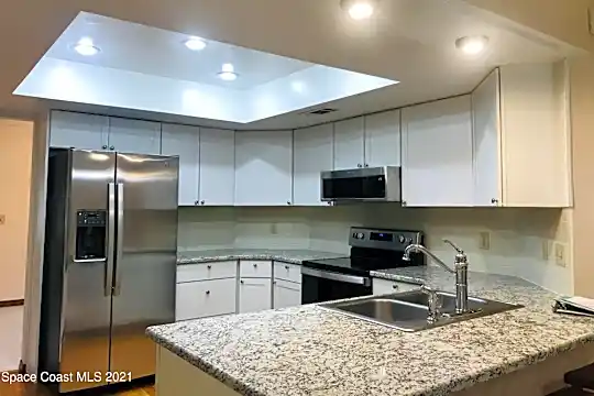 2716 Longwood Blvd Photo 2