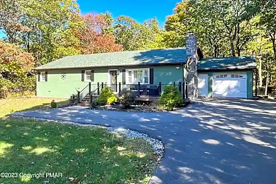 31 Hemlock Dr Photo 1