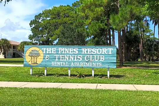 Pines Resort & Apartments Photo 2