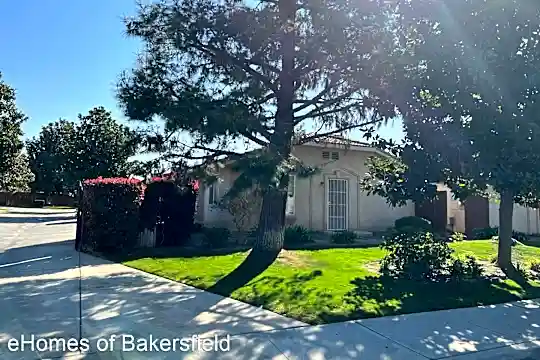 1314 Reddick Ln Photo 1
