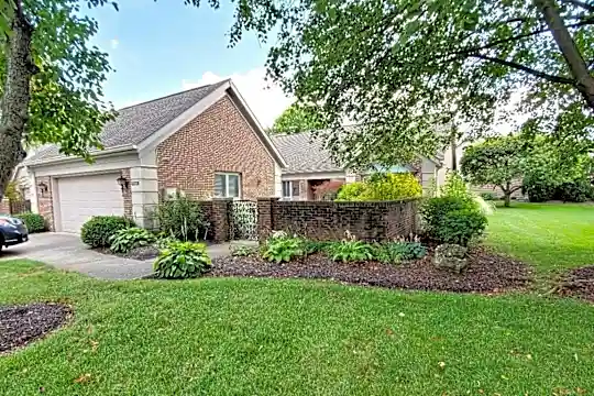 8561 Olde Ml Cir N Dr Photo 1
