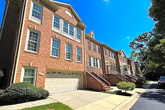 9715 Whitley Park Pl #TH-11 Photo 2
