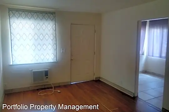 2208 Lake St Photo 2