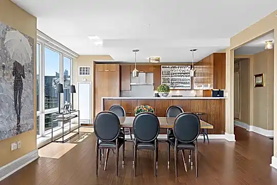60 Riverside Blvd Photo 2