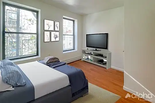199 Henry St Photo 2